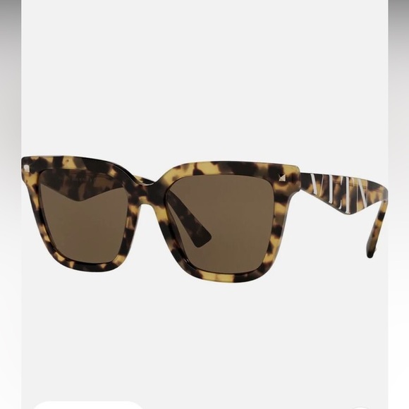 Valentino Garavani Accessories - NWTB Valentino sunglasses